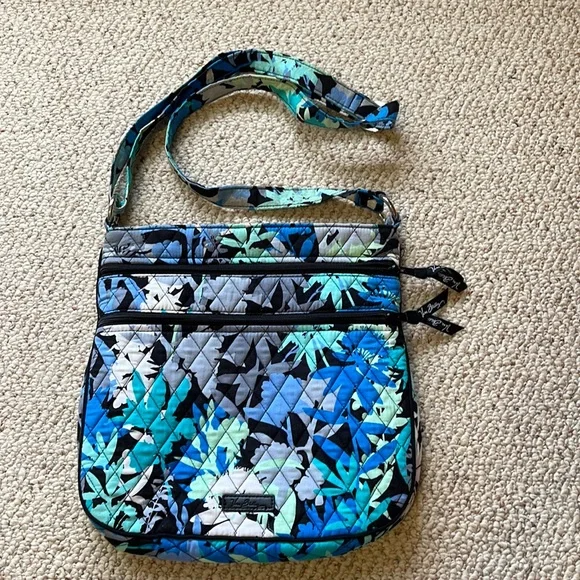 Vera Bradley Cross Body Hipster - Picture 1 of 3